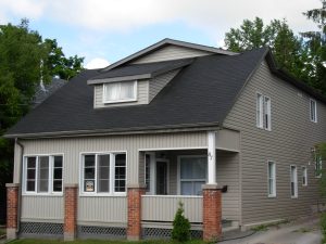 Attention B.Ed./SSW/Masters & mature female students- 2 bedrooms available in a 2 bedroom apt